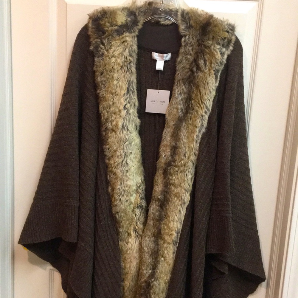 Nordstroms Faux Fur Trimmed Brown Sweater Cape - Picture 2 of 10